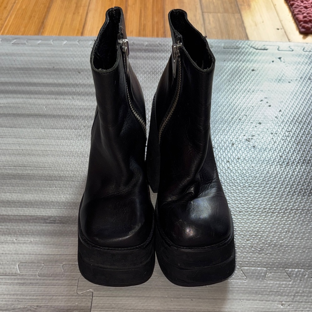 UNIF Elegant Black Heeled Boots for Women